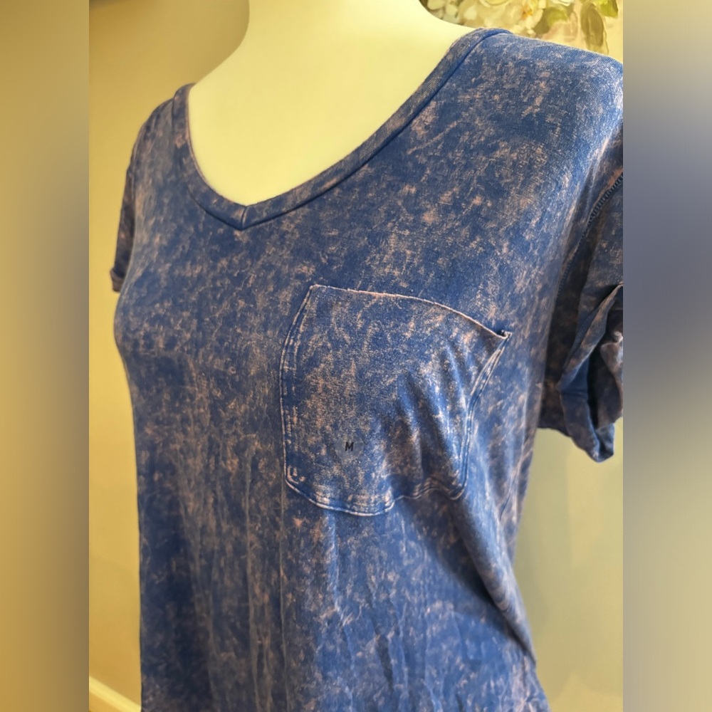 🦅CLOSET CLOSE OUT🦅
American Eagle TShirt Brand New💙🩷
Size Medium - Picture 2 of 5